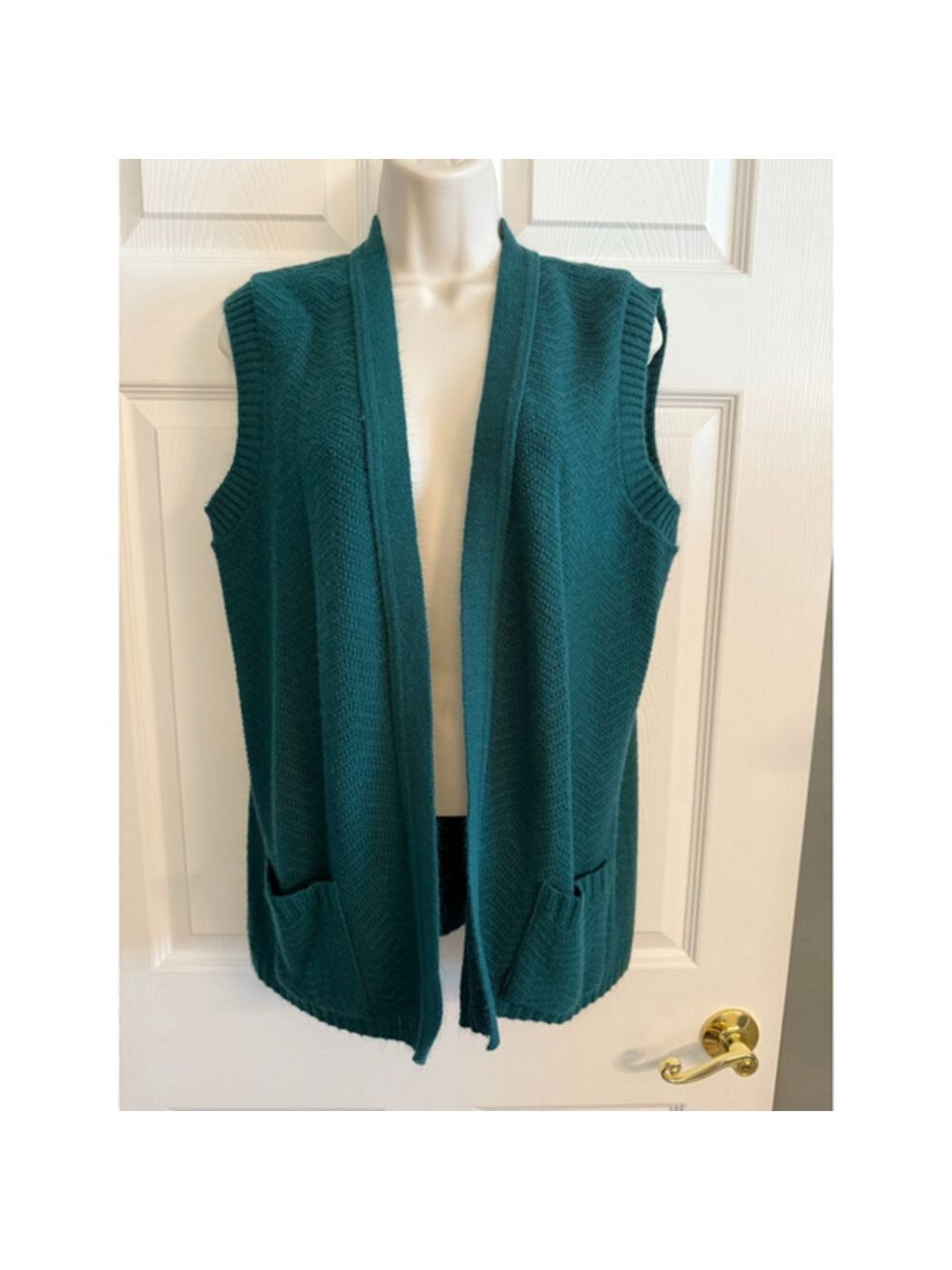 vintage 70s Sears women's green open-front 100% Orlon acrylic knit sweater vest